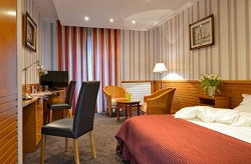 Hotel Le Berry Saint-Nazaire Rom bilde